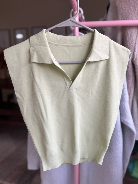 Dazy-Less Tops - Light Green Collared Top